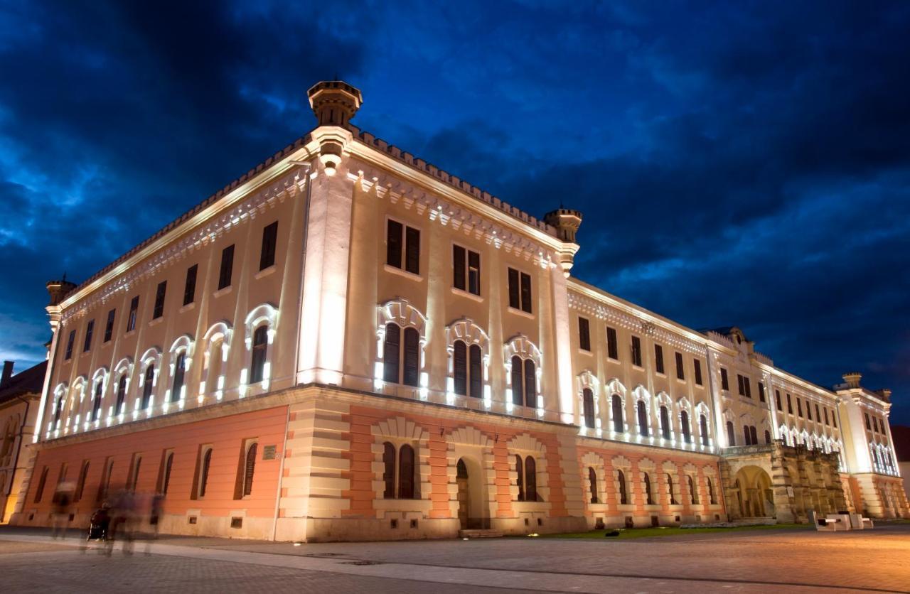 Hortenzia Alba Iulia Exteriör bild